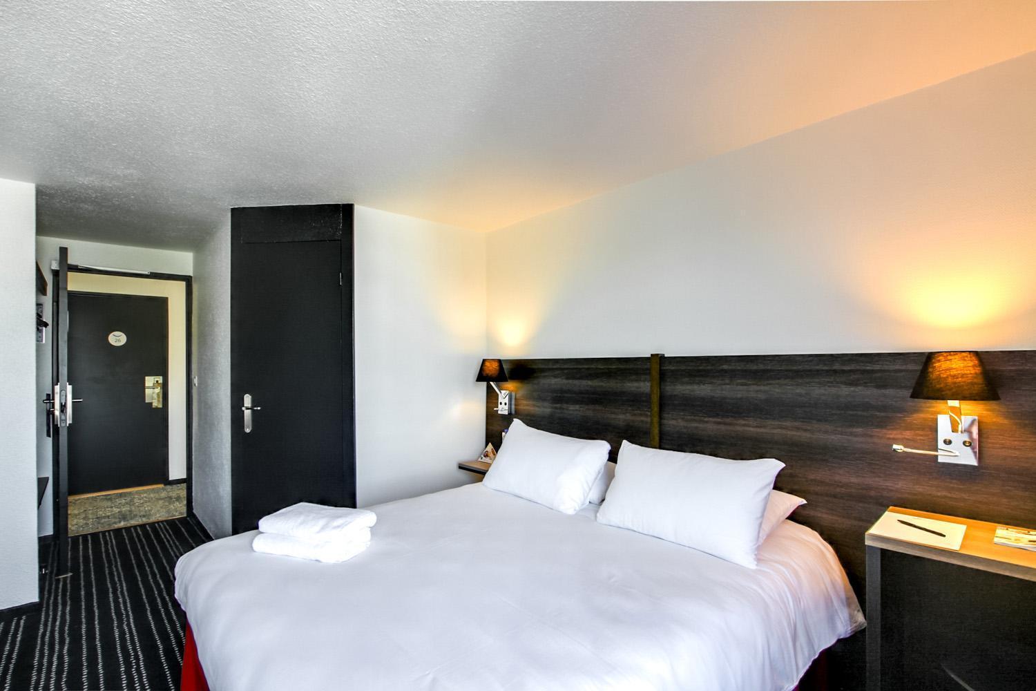 Brit Hotel Reims La Neuvillette Bagian luar foto